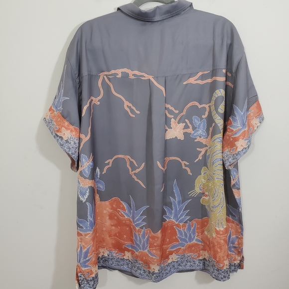 UO BDG Asher Satin Printed Souvenir Shirt NWT XL Boho Tiger Button Down Casual - Picture 3 of 13